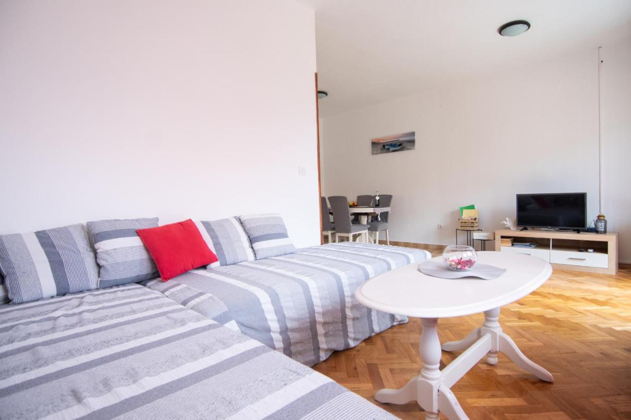 Apartmani Ivana Kaštela 外观 照片
