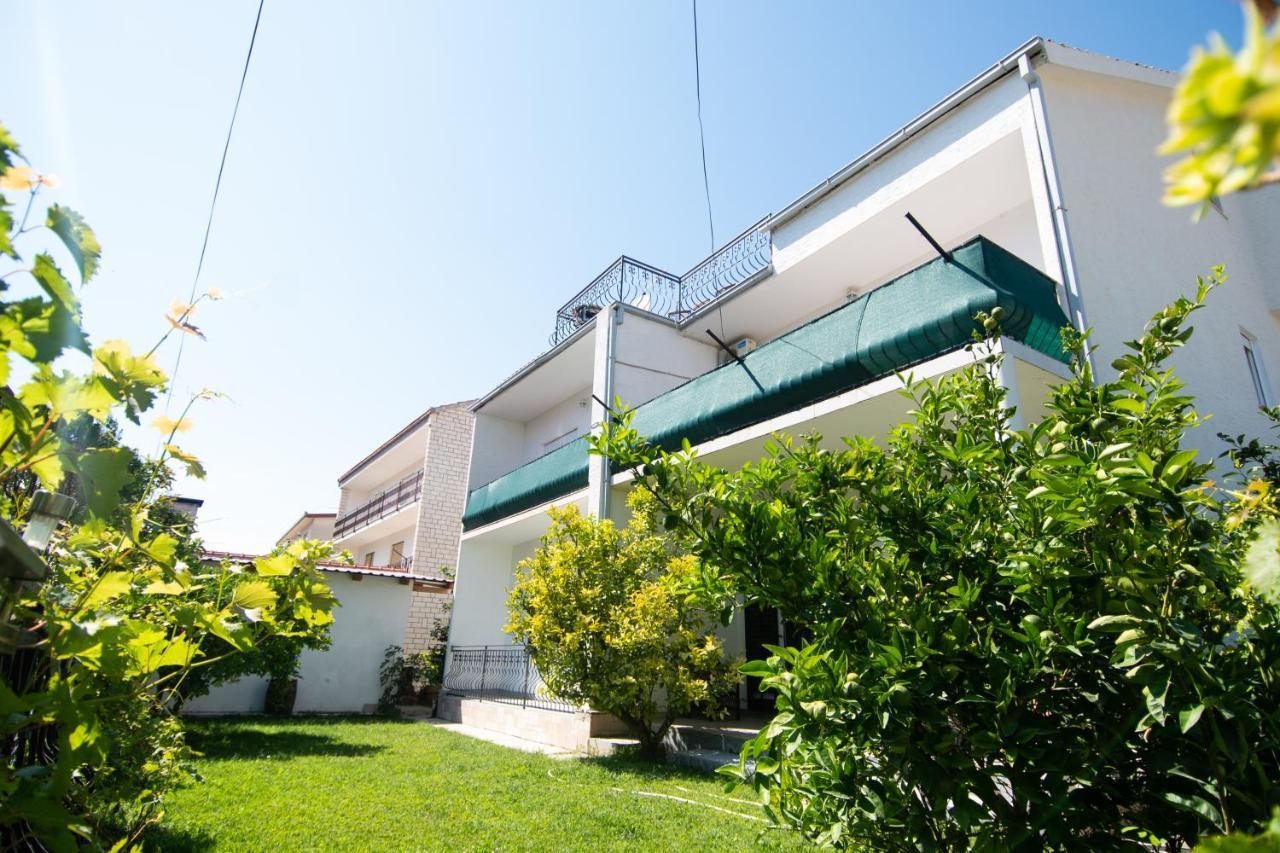Apartmani Ivana Kaštela 外观 照片