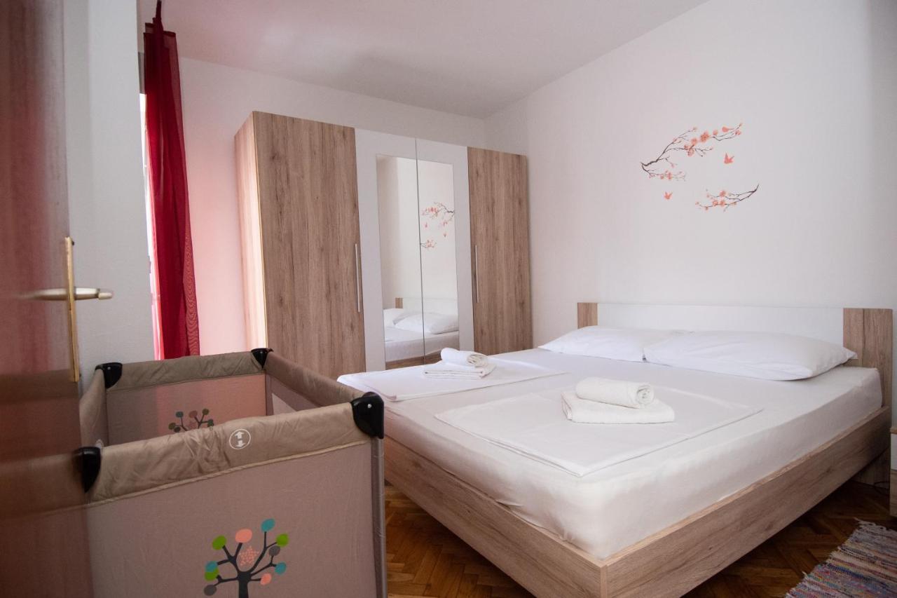 Apartmani Ivana Kaštela 外观 照片
