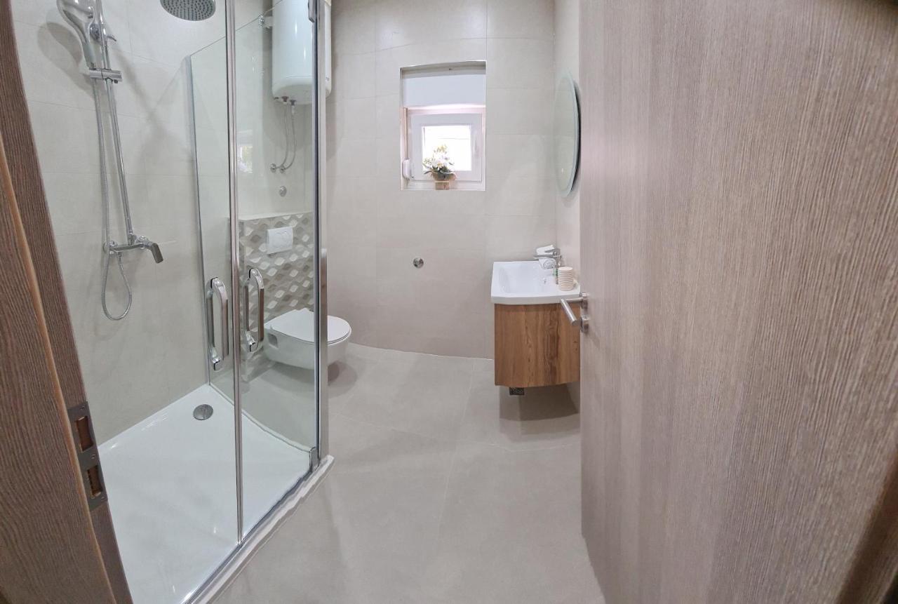 Apartmani Ivana Kaštela 外观 照片
